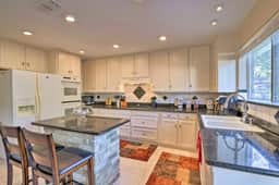 3 Bedroom with a Pool - Image 4