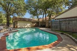 3 Bedroom with a Pool - Image 2