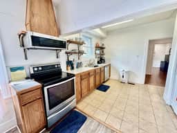 4 Bedroom close to everything. - Image 4