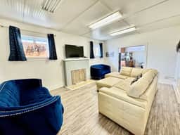 4 Bedroom close to everything. - Image 2