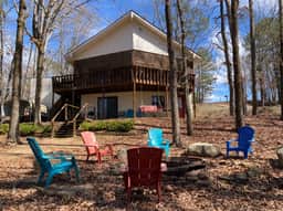 Aunt Pattie's Lake House - Image 2