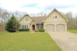 Blue Moon Lake House at Diamondhead Resort - Image 2