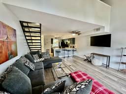 Downtown Townhouse - Image 5