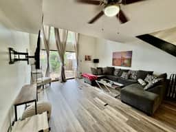 Downtown Townhouse - Image 3