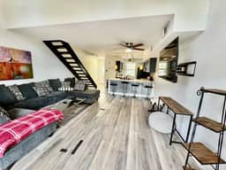 Downtown Townhouse - Image 4
