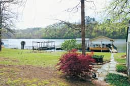 Jax's Lake House - Image 3