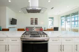Luxury at River Market - Image 3