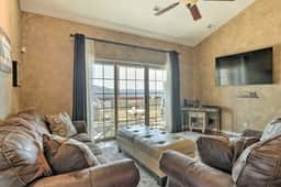 Luxury Condo With Boat Slip 3 minutes to SDC - Image 4