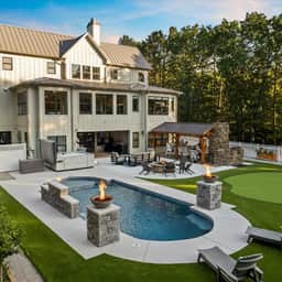 Luxury home in Eureka Springs - Image 2