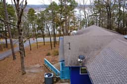 The Blue House at Greers Ferry Lake - Image 4