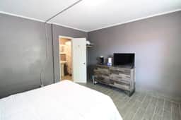 The Ozark at 1611 Residences - Image 4