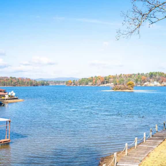 Condo with a boat slip - Image 1