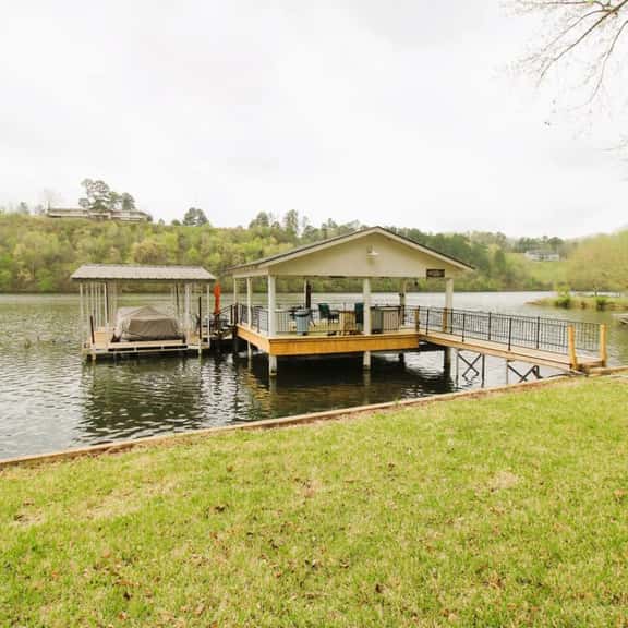 Jax's Lake House - Image 1