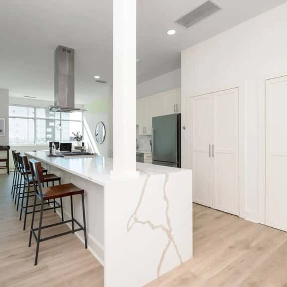 Luxury at River Market - Image 1