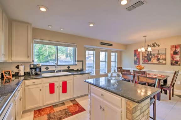 3 Bedroom with a Pool - Image 5