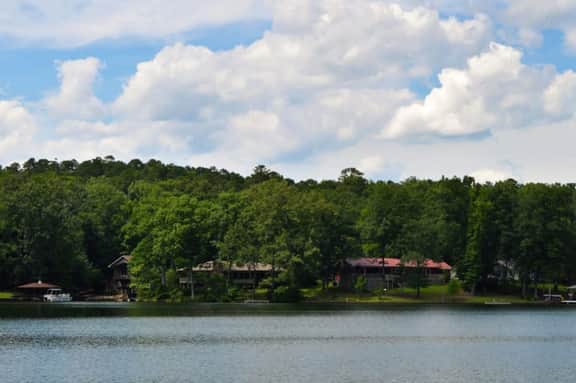Amazing Lakefront Getaway - Image 5