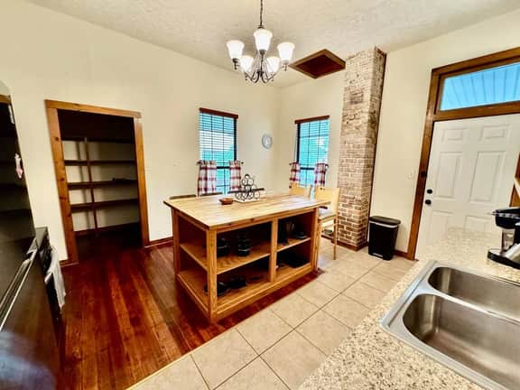 Charming 2br near Downtown Fort Smith - Image 5