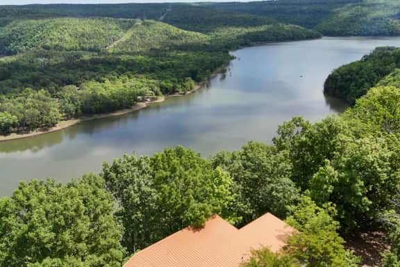 Greers Ferry Lake Modern - Image 3