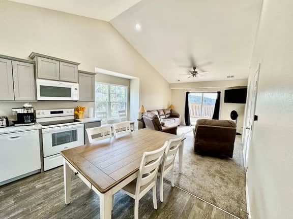 SDC Condo With a View! - Image 4