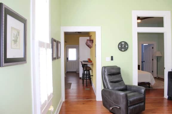 Super Cute 2BR - Image 4