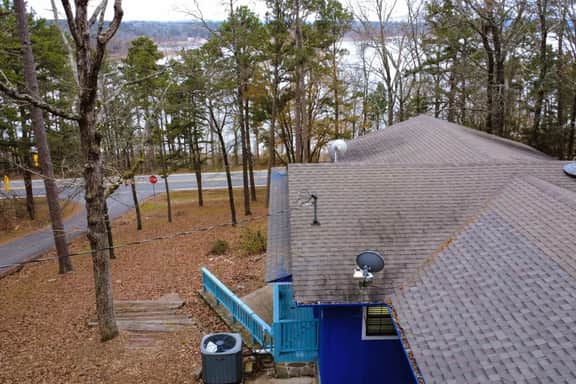 The Blue House at Greers Ferry Lake - Image 4