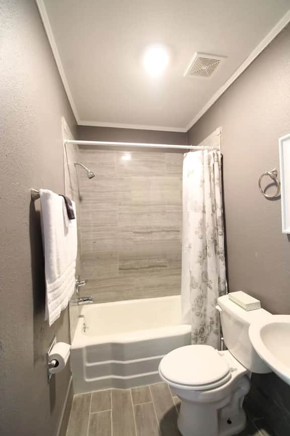The Grand at 1611 Residences - Image 5