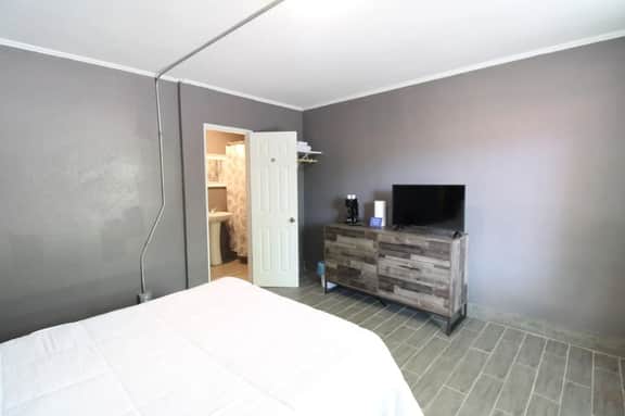 The Ozark at 1611 Residences - Image 4