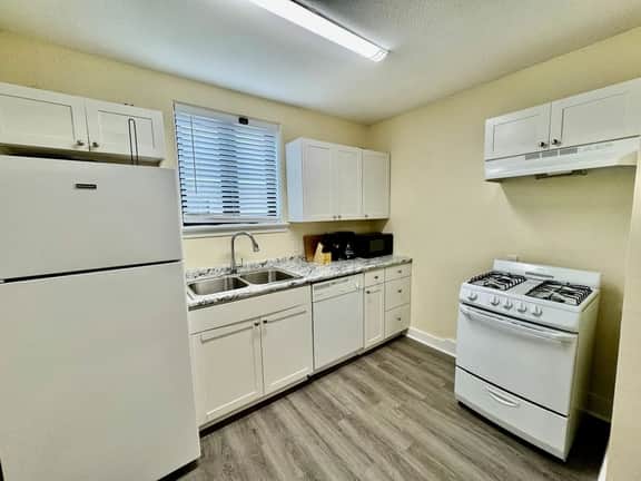 1 Bedroom in NLR - Image 3