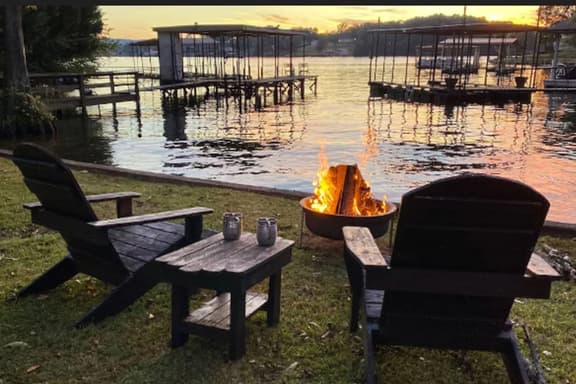 The Lake House at Sunset Bay - Image 1